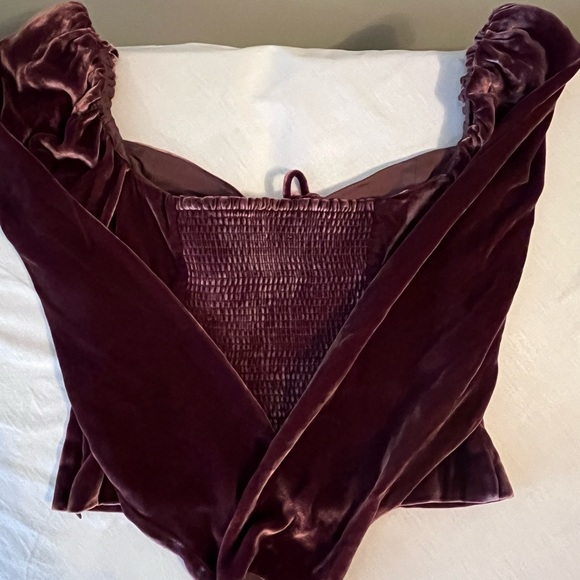 Wilfred Novella Velvet Blouse Size 4 “Truffle” - Picture 3 of 5